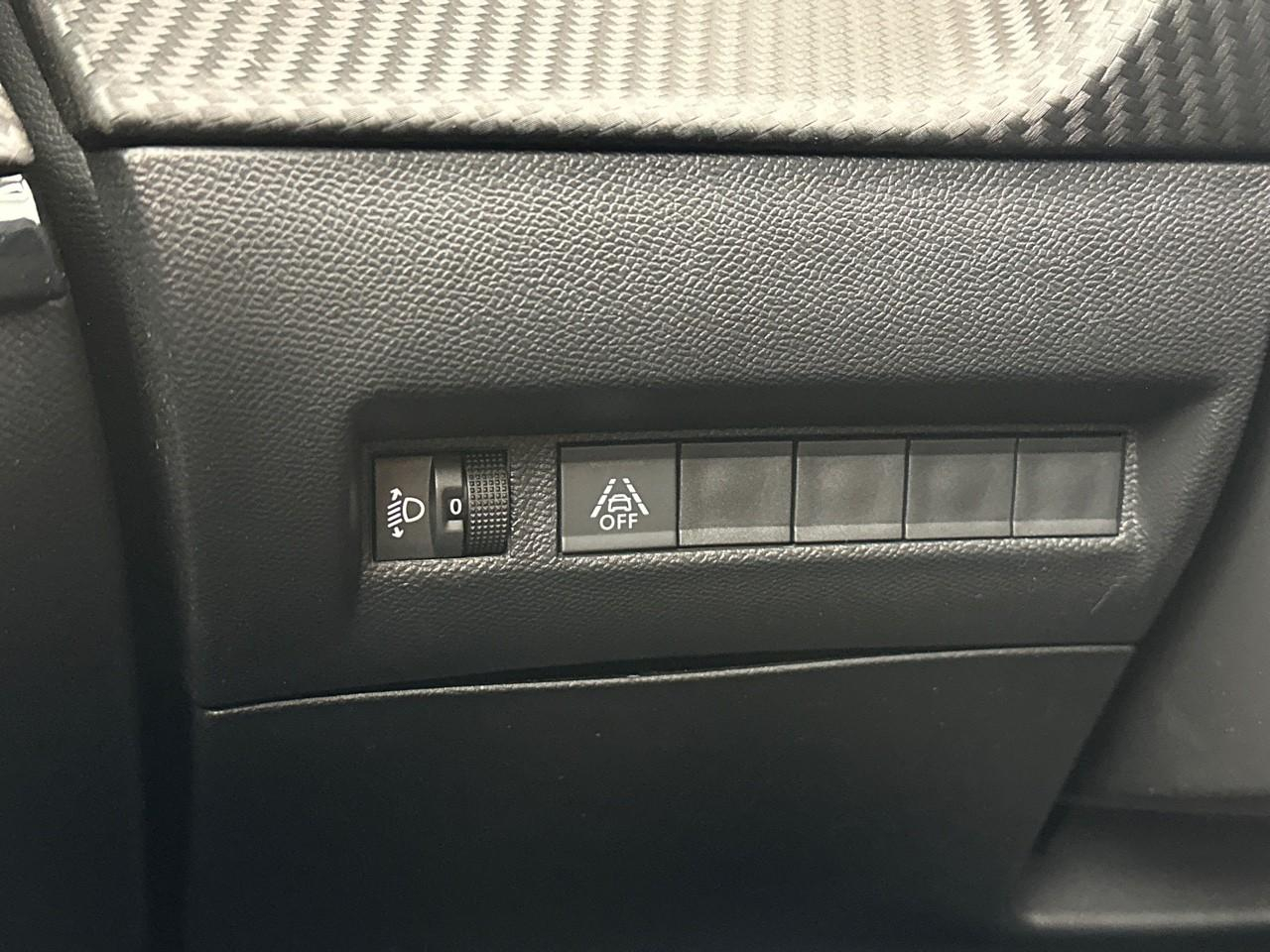Peugeot 208 puretech 100 s&s eat8 style — photo 16