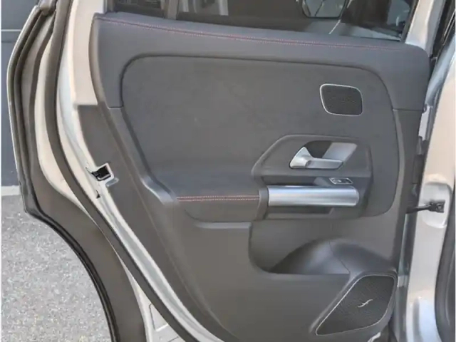 Mercedes Gla 250 e — photo 18