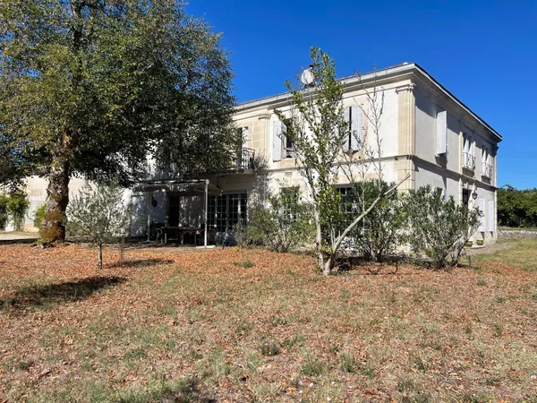 Maison 8 pièces 213 m²