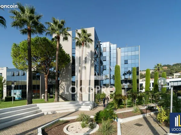 Bureaux 927 m²