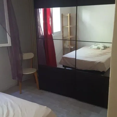 Chambre meublée