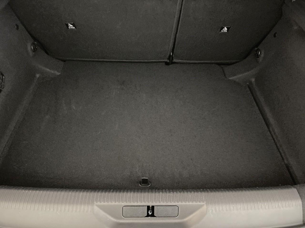 Peugeot 308 hybrid 145 e-dcs6 allure — photo 6