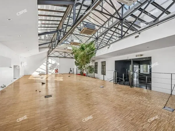 Bureau 448 m²