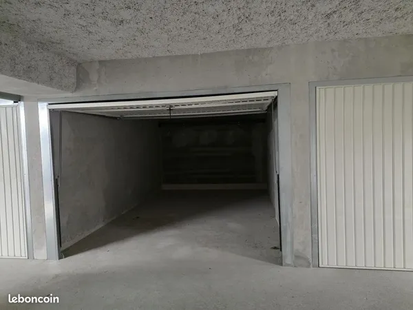 Garage à louer - derrière intermarché