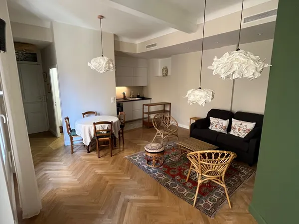 À louer - Nice Centre - bail mobilité 3 pièces de 60 m² entièrement rénové et climatisé