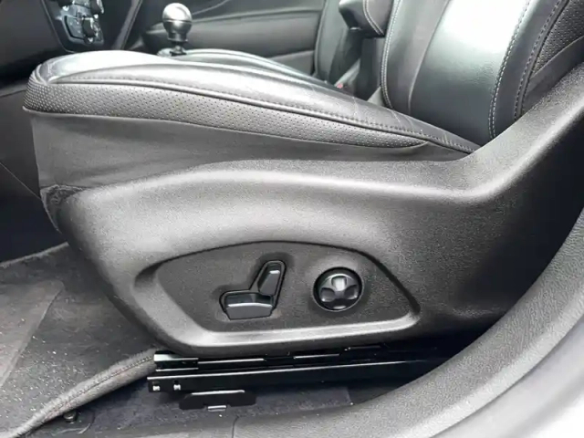 Jeep Renegade 1.0 turbo t3 120 ch bvm6 — photo 29