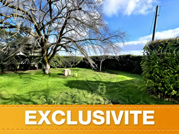 Terrain 330 m²