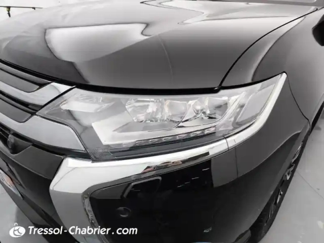 Mitsubishi Outlander 2.0i 200 phev hybride rechargeable essence instyle — photo 14
