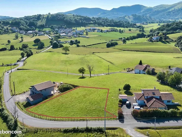 A vendre terrain 1400m²