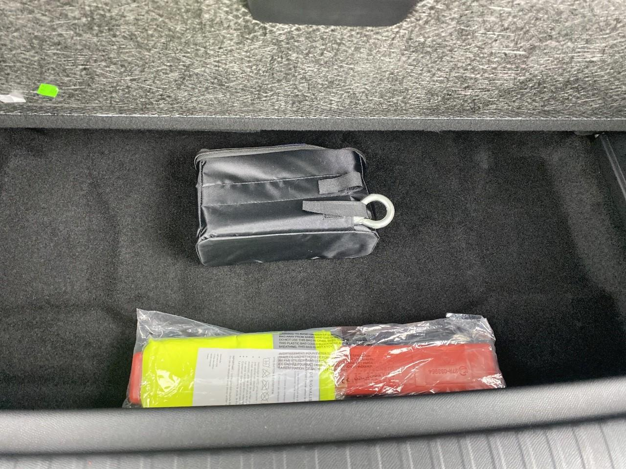 Peugeot 5008 hybrid 145 ch e-dcs6 allure — photo 16