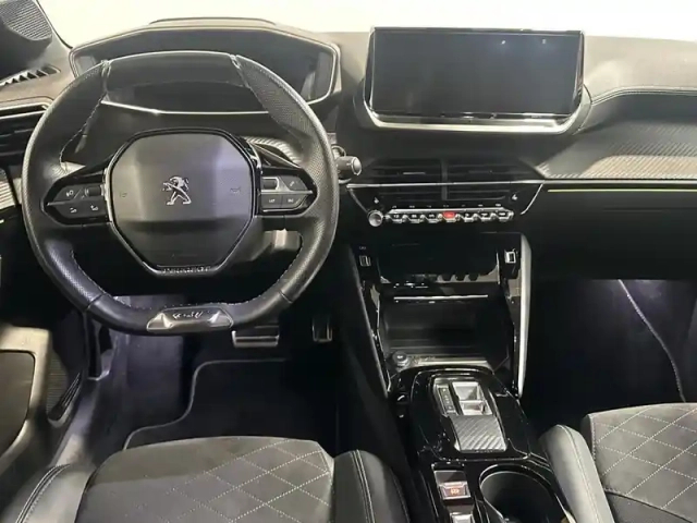 Peugeot 208 e- 136ch gt (2023) — photo 8