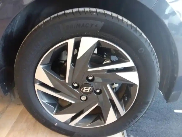 Hyundai I20 1.0 t-gdi 100 dct-7 hybrid 48v — photo 18