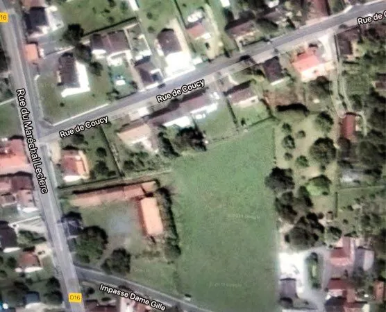 Terrains à bâtir à Tracy Le Val: Oise. 16 kms de Compiègne, 11 kms deNoyon, 55 000 euros par lot