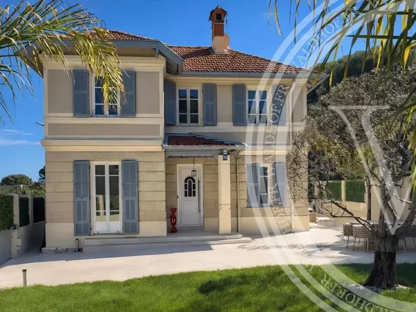 Villa 6 pièces 185 m²