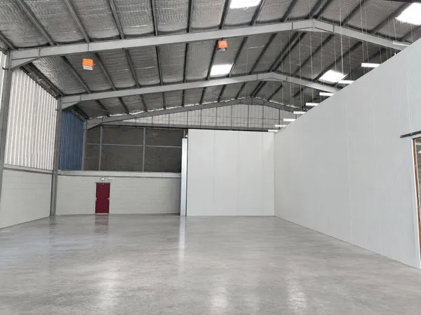 Local d'activité 1000 m²