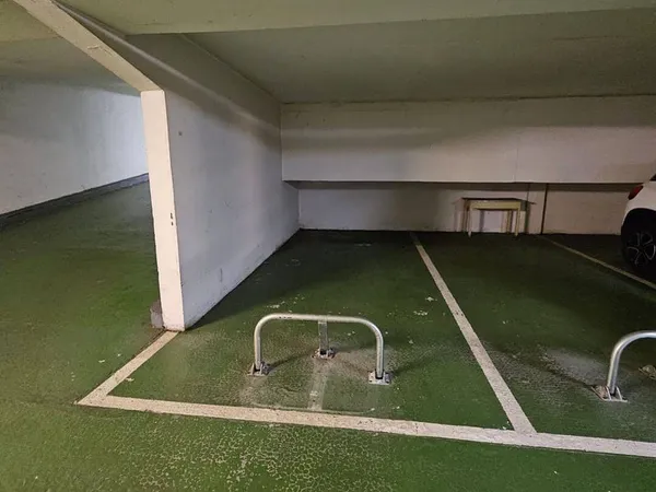 Parking 13 m²