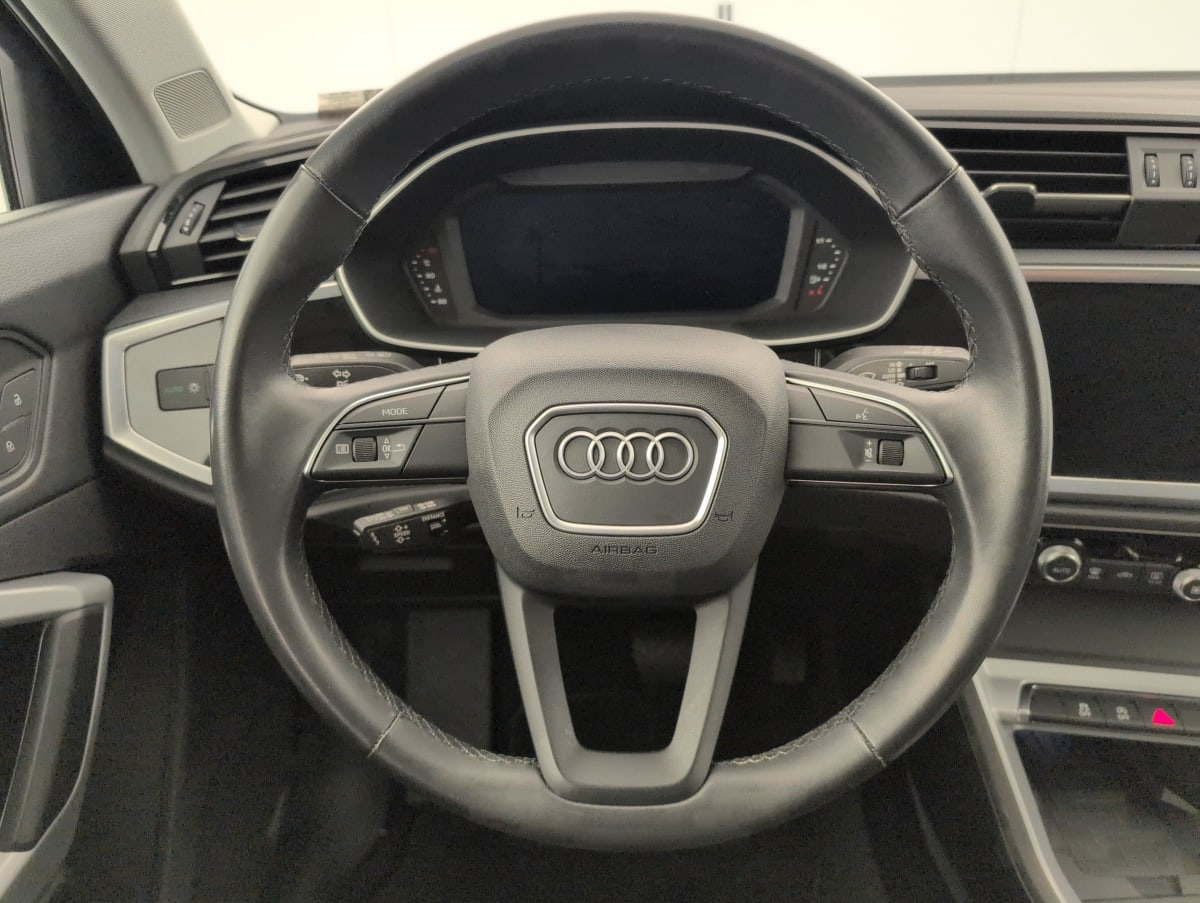 Audi Q3 — photo 14