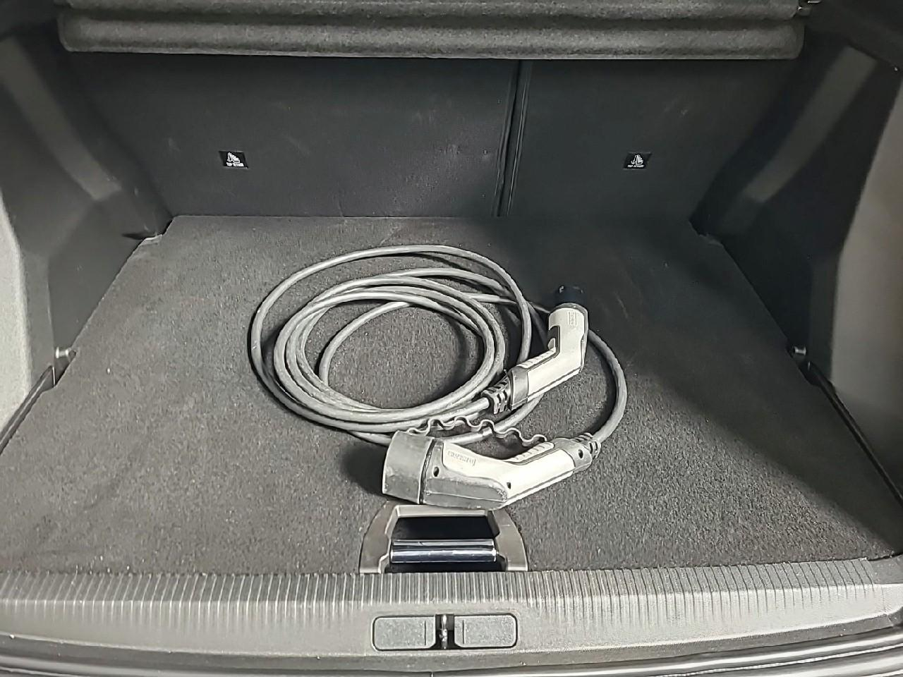Peugeot 2008 electrique 156 ch 54 kwh gt — photo 14