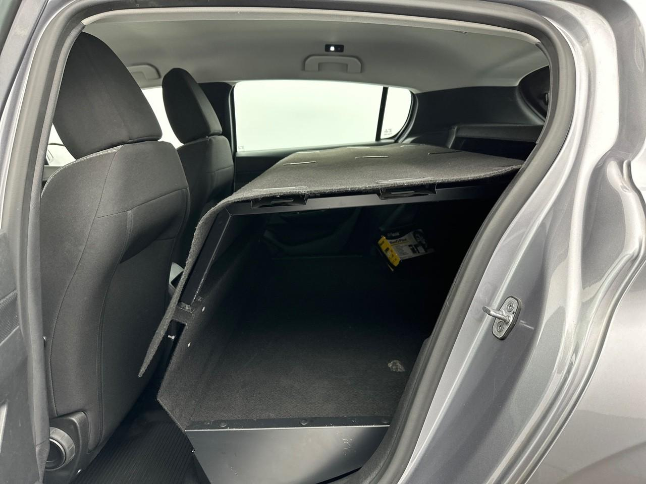 Peugeot 308 puretech 130ch s&s eat8 active pack — photo 13