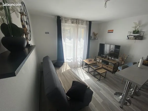 Location studio meublé 23m²