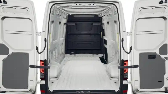 Volkswagen Crafter van 35 l4h3 2.0 tdi 140 ch bva — photo 4