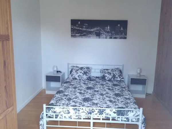 Une belle chambre dans un pavillon