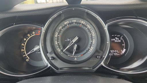 DS DS3 1.2 PureTech 110 - Connected Chic – 2018 – 122795 km – Essence – Boîte Manuelle — photo 37