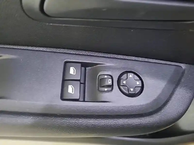 Peugeot 208 puretech 75 s&amp;s bvm5 — photo 73