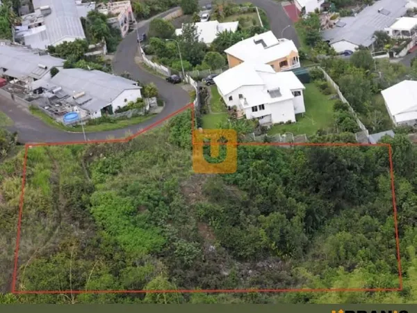BELLE OPPORTUNITE : TERRAIN DE 1789M2 A BDN ST-PAUL