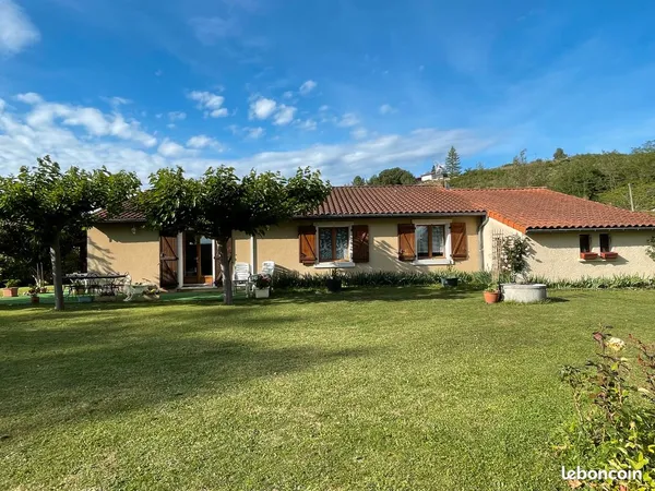 Villa 4 pièces 113m2. 201 m2 au sol