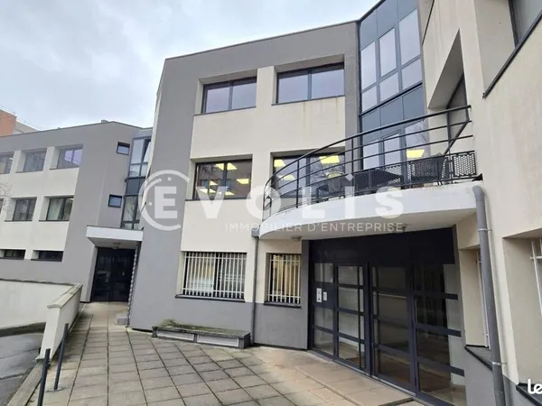 Bureaux 146 m²