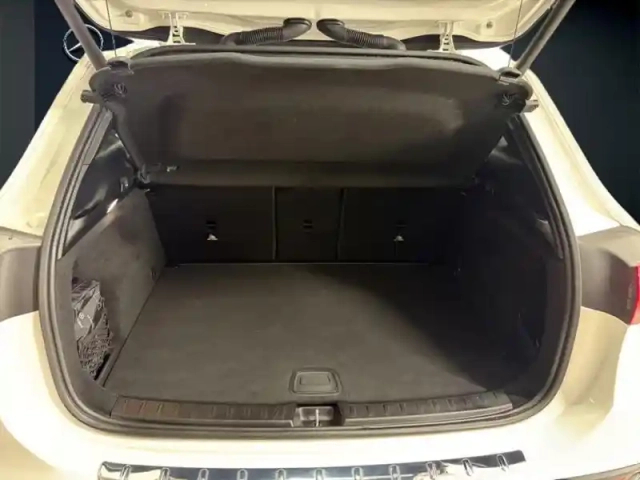 Mercedes Gla 180 d amg line — photo 30