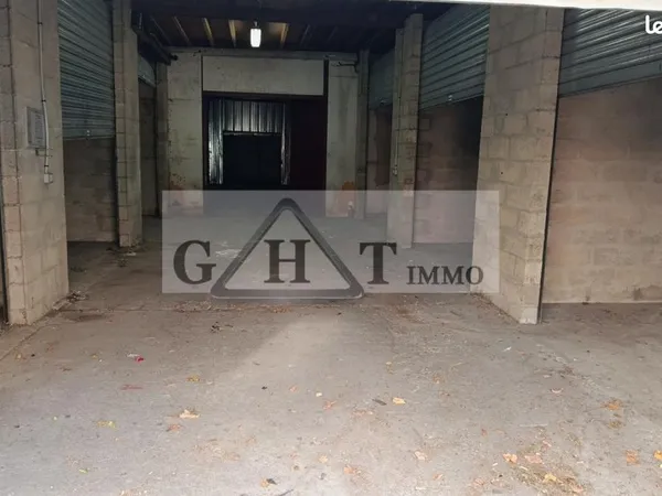Local industriel 450 m²