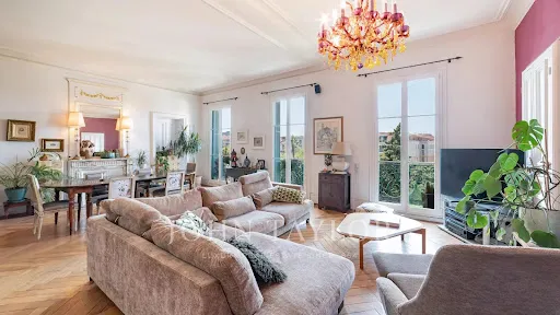 Appartement 7 pièces 213 m²