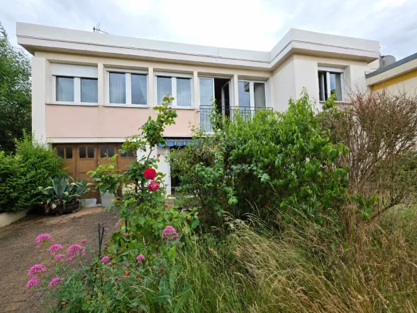 Chenôve - Maison 4 chambres avec garage et vue dégagée