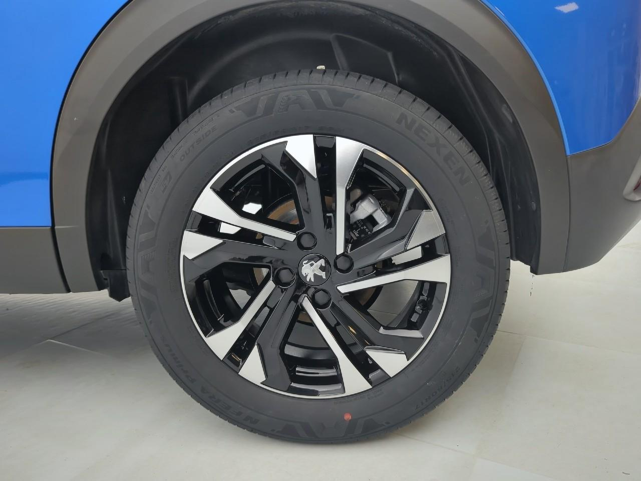 Peugeot 2008 puretech 130 s&s eat8 allure pack — photo 11