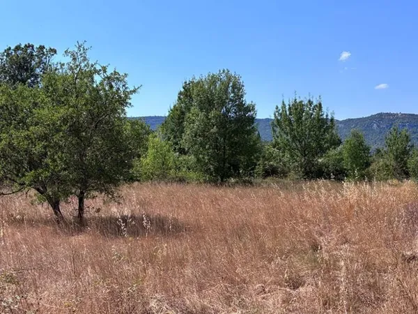 Terrain 430 m²