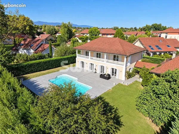 Maison 8 pièces 275 m²