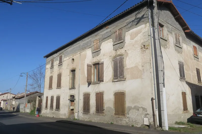 Photo 1