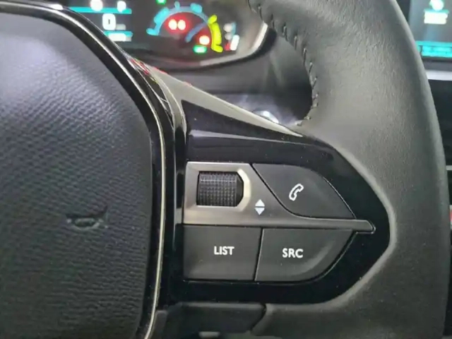 Peugeot 208 electrique 50 kwh 136ch — photo 56