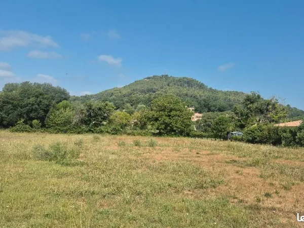 Terrain 1 020 m² Salernes