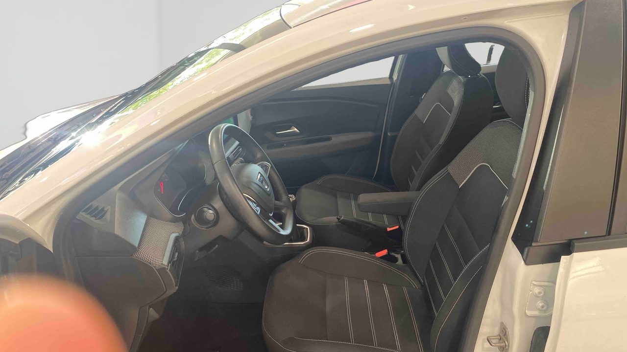 Dacia Sandero SCe 65 - 22 — photo 11