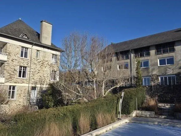 Maison 16 pièces 386 m²