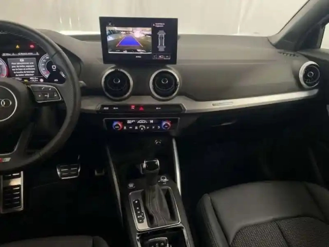 Audi Q2 35 tfsi 150 s tronic 7 s line — photo 10