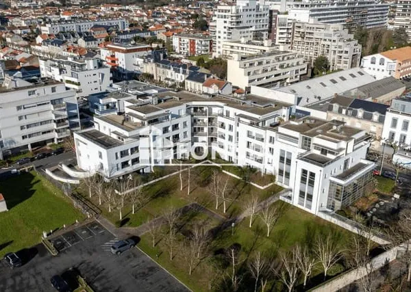 Local commercial 184 m²