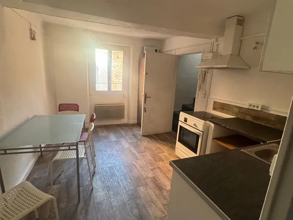 Appartement T2 32m2 rénové proche parking
