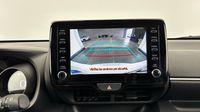 Toyota Yaris 116h Design 5p MY21 — photo 29