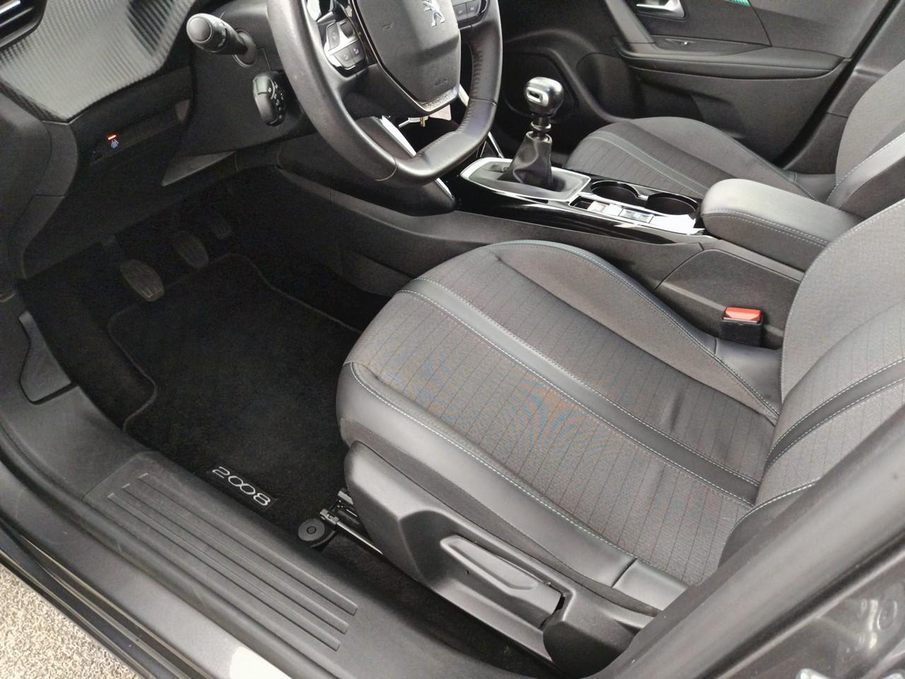 Peugeot 2008 puretech 100 s&s bvm6 allure — photo 21