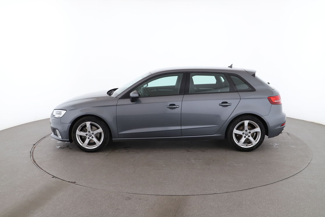 Audi A3 Sportback 35 TDI Sport S Tronic 7 — photo 2