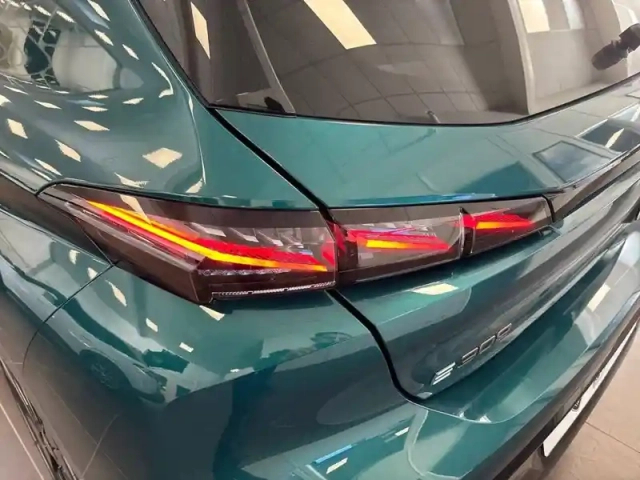 Peugeot 308 electrique 55 kwh 156ch — photo 17